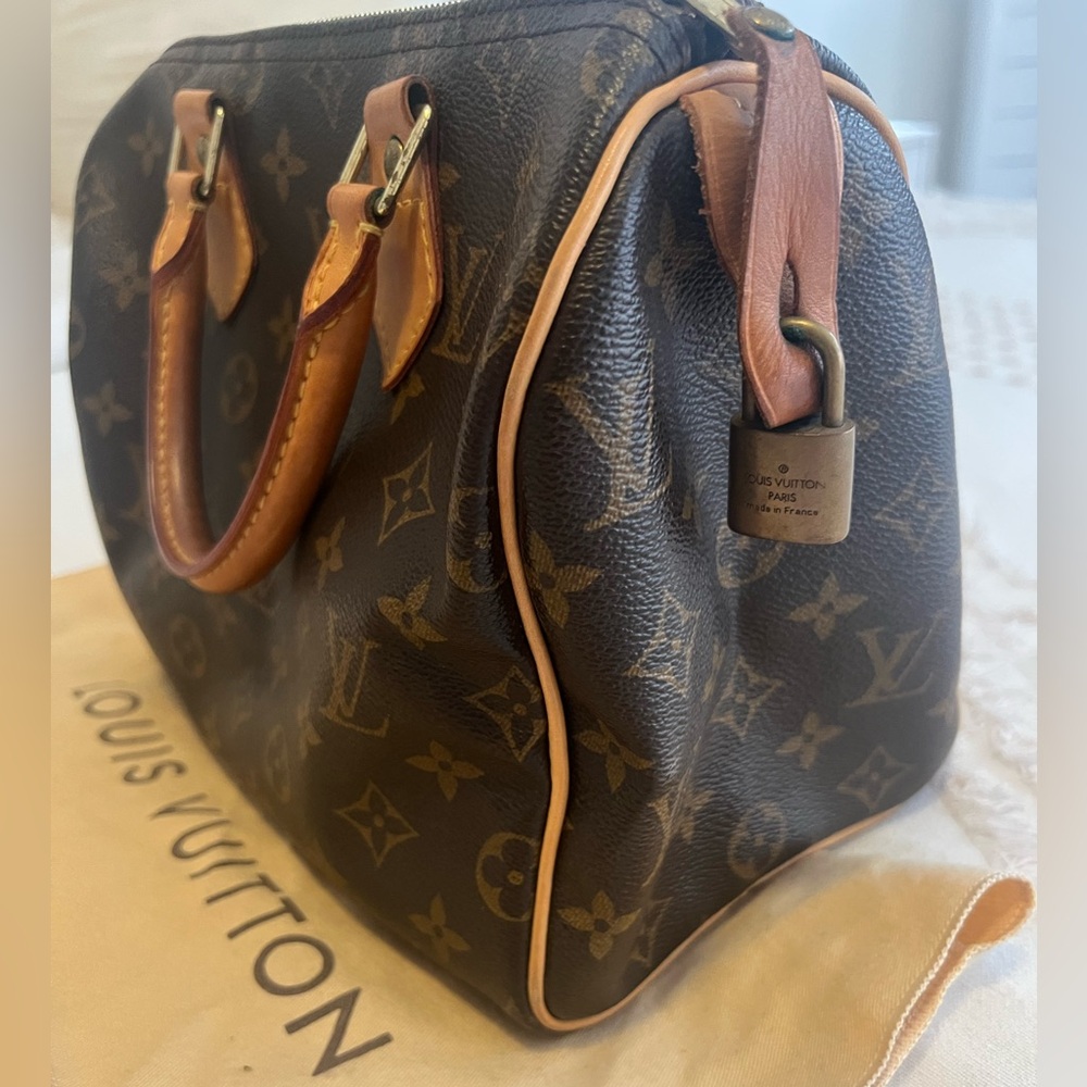 Louis Vuitton
LV Monogram Speedy 25 2007 - Picture 17 of 17